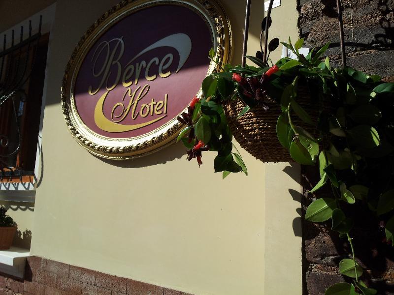 Berce Hotel อิสตันบูล ภายนอก รูปภาพ